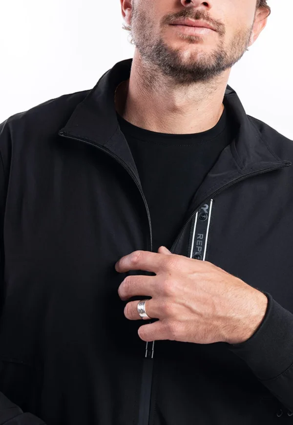 ג'קט מרוכסן שחור עם כיסים לגברים