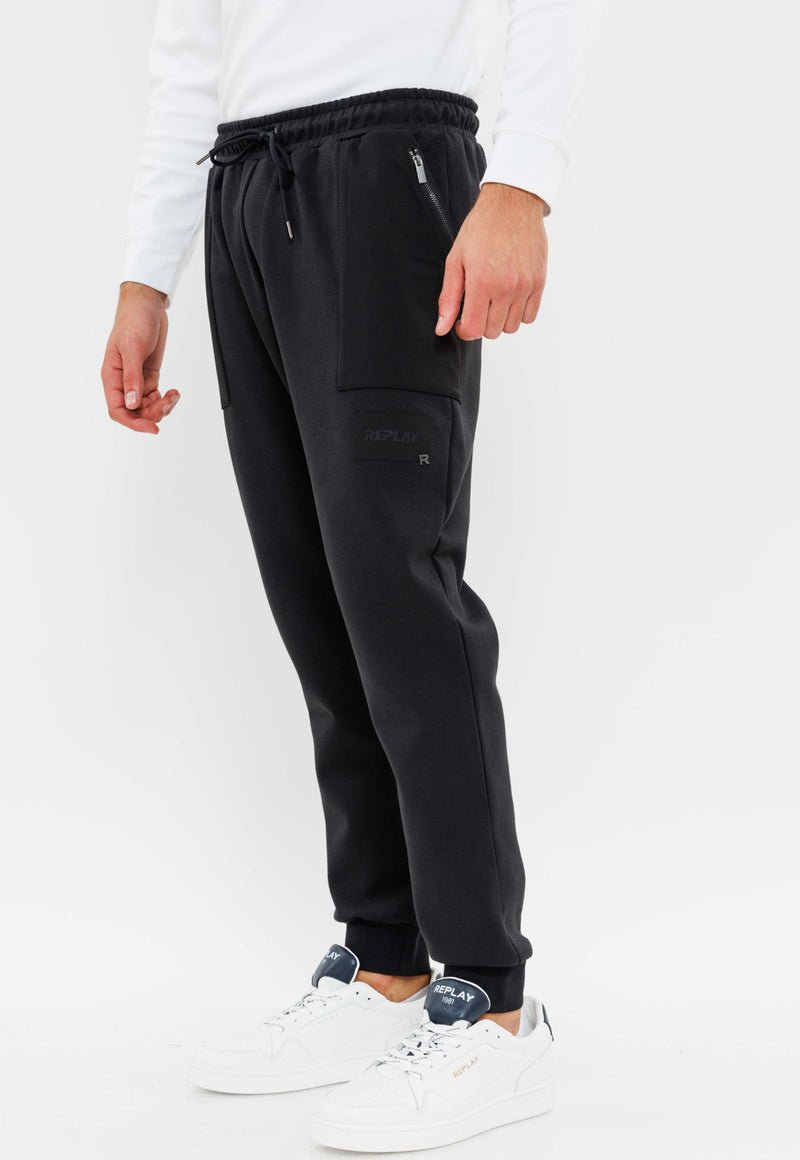 מכנסי טרנינג Black M עם כיסים – תמונה 3